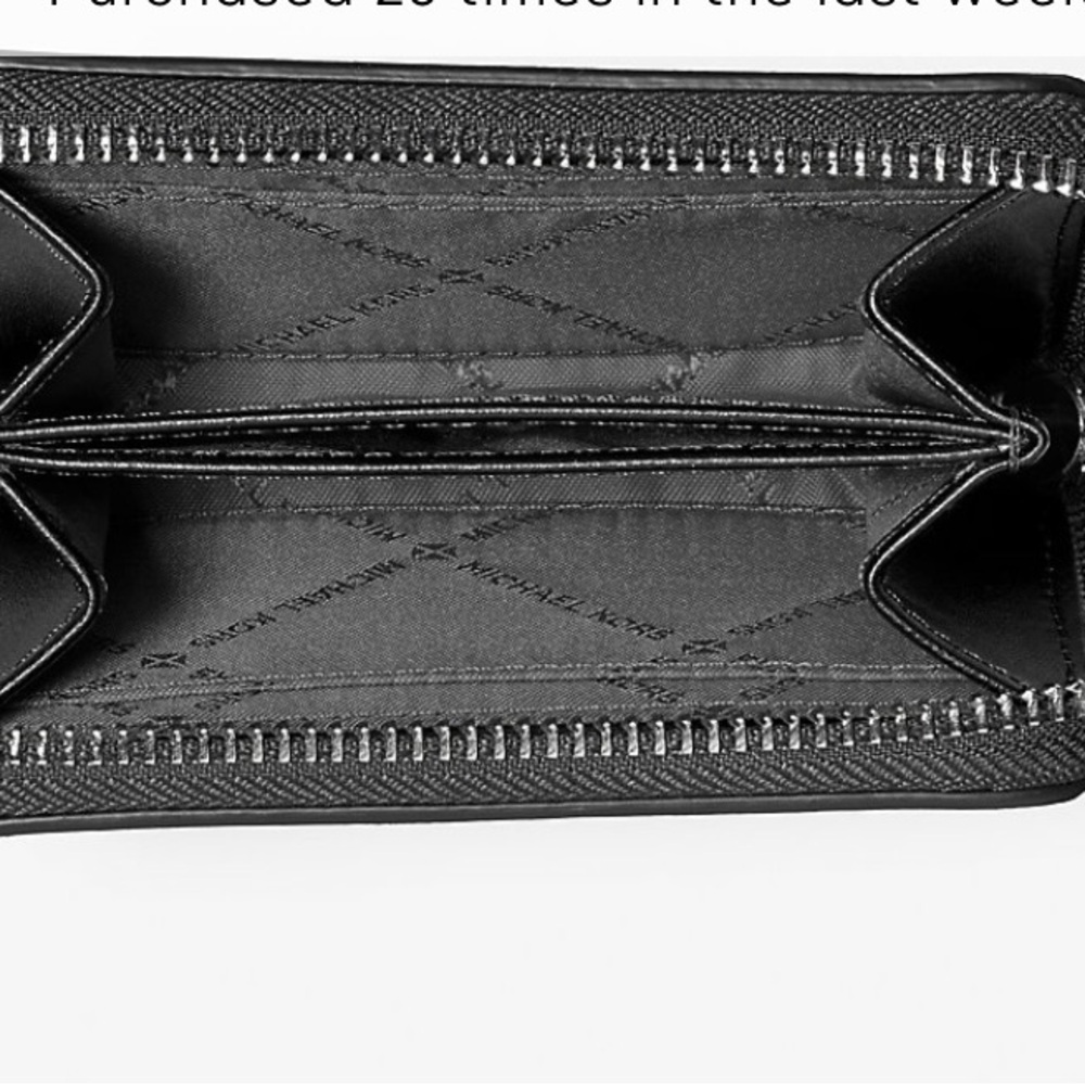 Michael Kors Shiny Black Card Holder - Picture 8 of 9